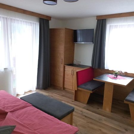 Haus Alpenflora Διαμέρισμα Flirsch Εξωτερικό φωτογραφία