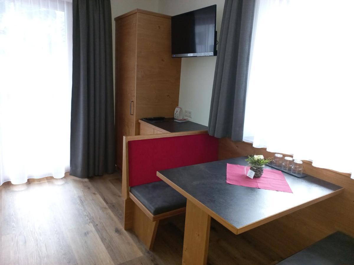Haus Alpenflora Διαμέρισμα Flirsch Εξωτερικό φωτογραφία