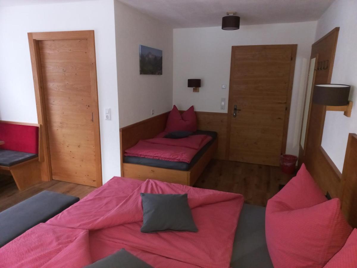 Haus Alpenflora Διαμέρισμα Flirsch Εξωτερικό φωτογραφία