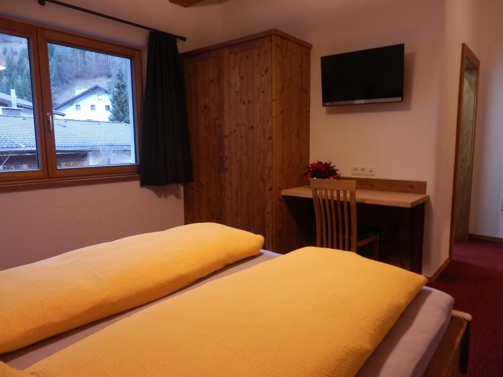 Haus Alpenflora Διαμέρισμα Flirsch Εξωτερικό φωτογραφία