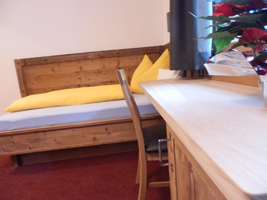 Haus Alpenflora Διαμέρισμα Flirsch Εξωτερικό φωτογραφία